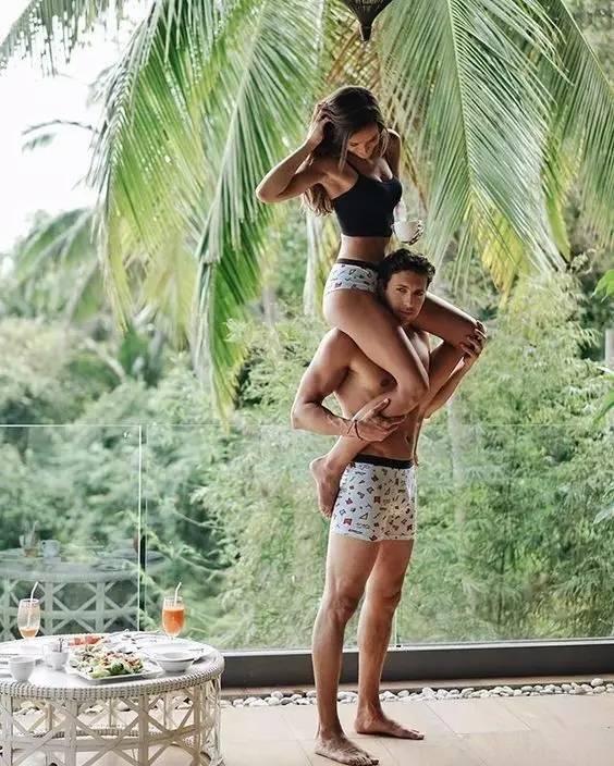 要想秀恩爱穿情侣装是一种好方法,如何优雅地穿情侣装