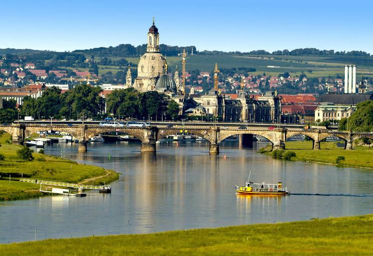 上海办理德国签证费用多少钱,上海德国签证自行办理