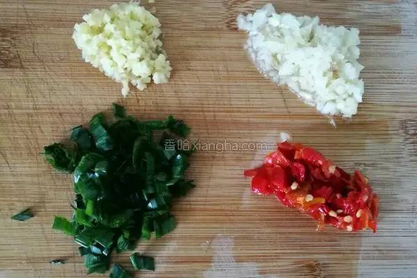 豆腐的这种做法太下饭了，咬一口会爆汁，孩子把盘子都舔干净