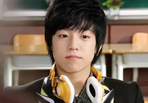 他曾是红极一时的童星,朴宝剑王俊凯