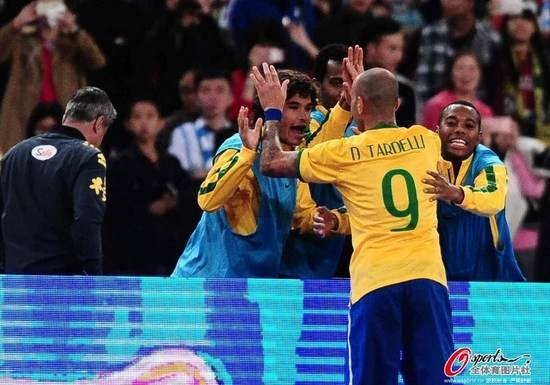 巴西暴力鸟和奥古斯托,巴西国家队老大哥