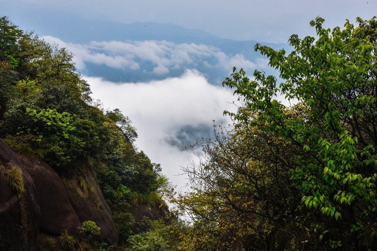 北石：江西上饶灵山告诉我，原来石头也可以一柱擎天！