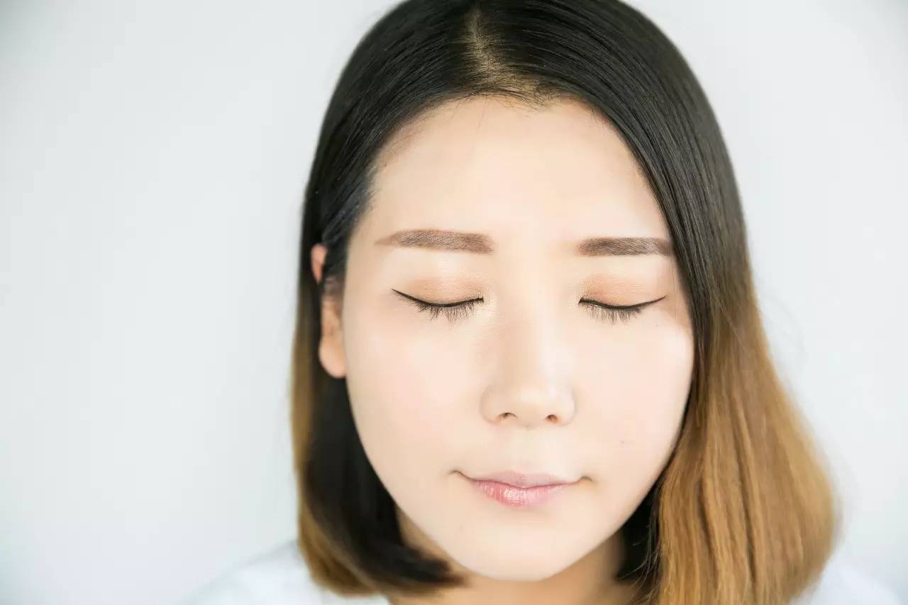 清新淡雅甜美妆,温柔知性淑女妆