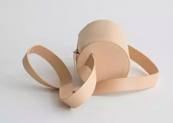 夏季出游包包,旅行如何搭配两个包包呢