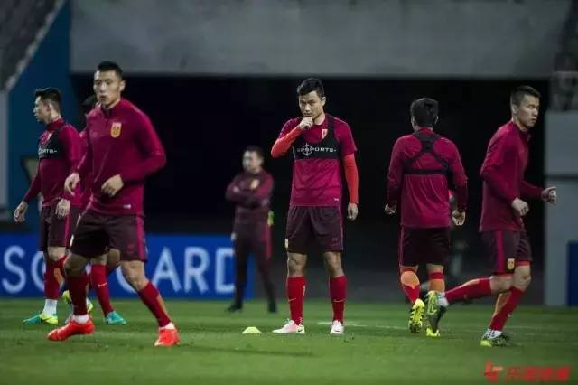 伤你最深的往往是最爱你的人,国足最深沉的爱应该是不离不弃