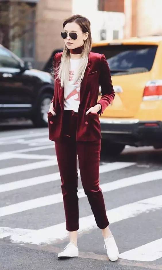 西装+T恤=时髦帅气又有女人味