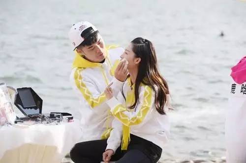 李沁私下的护肤品,李沁水润肌肤