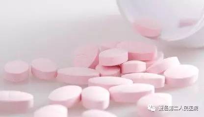 「孕妇禁用」女子不知怀孕，吃药治粉刺致胎儿畸形