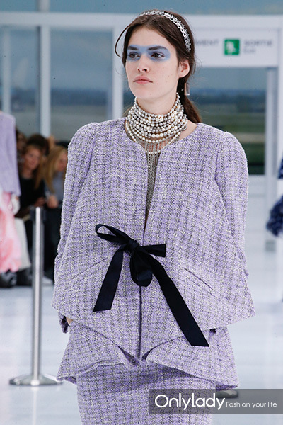 头发上的装饰发夹,头发上的装饰钻石