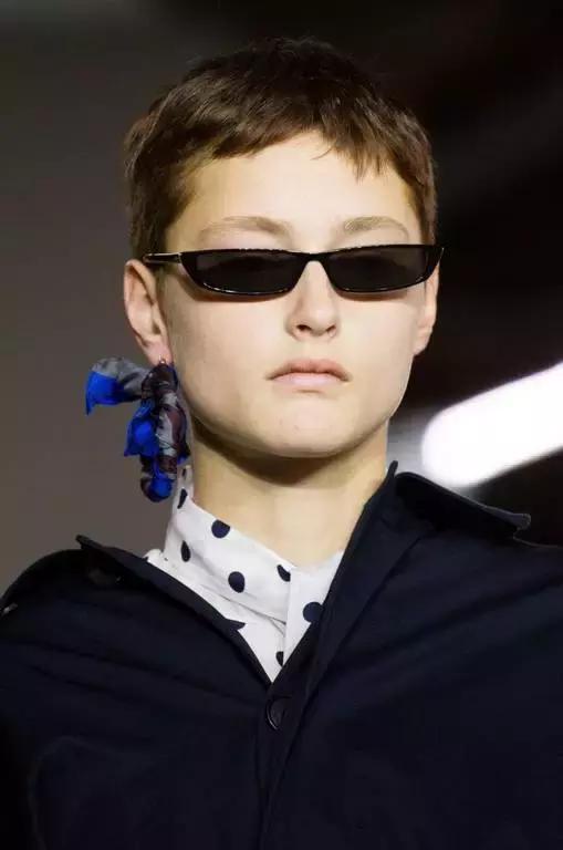 女明星把它宠上了天，一年四季走哪儿带它！