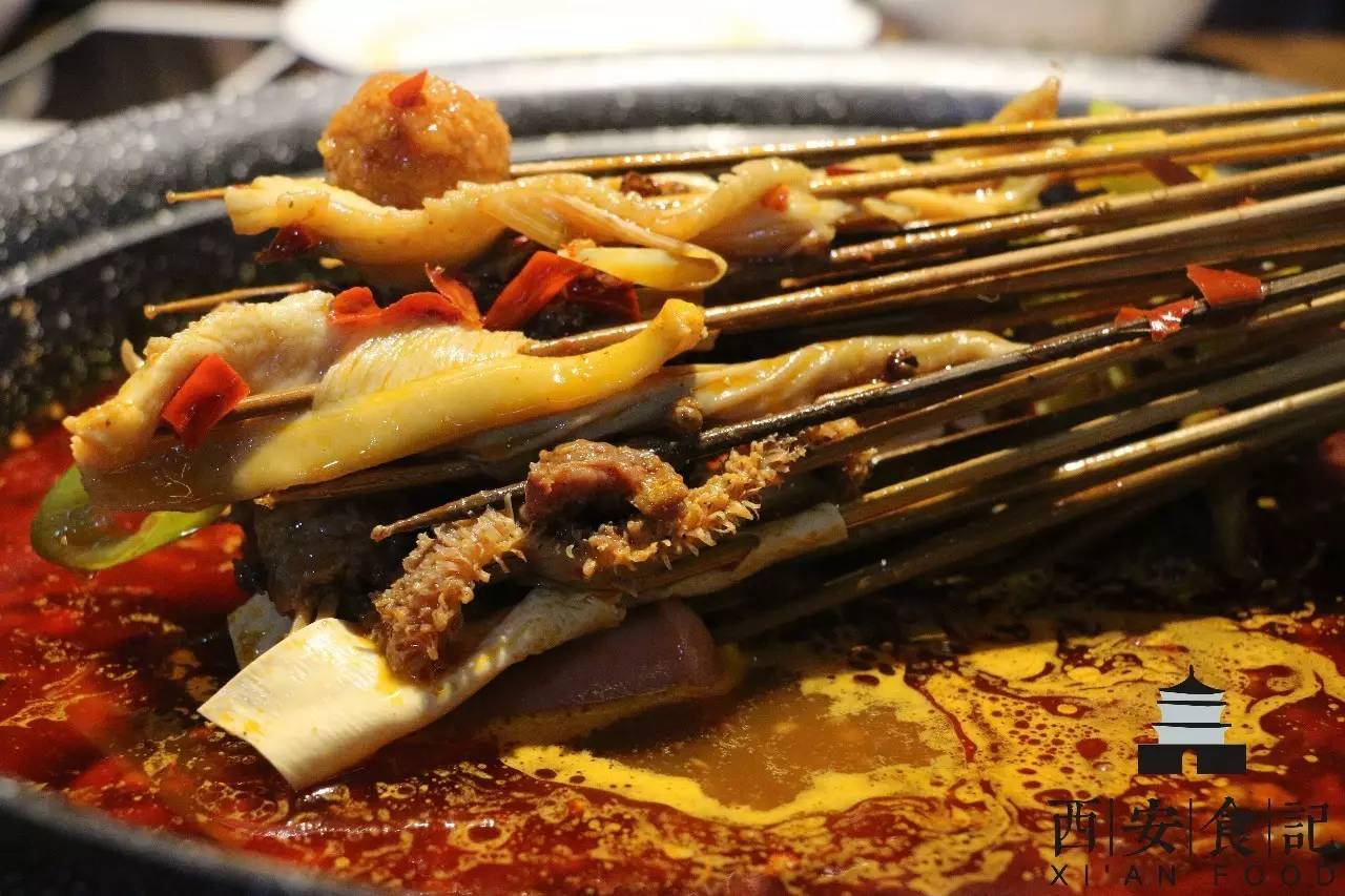 老字号的串串店太惊艳了来撸串啊,这家串串又好吃又便宜