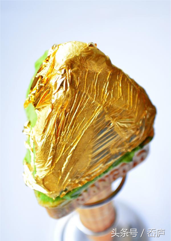 用金子做的东西融化,用金子做的冰淇淋