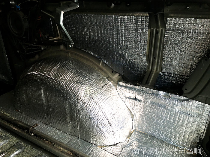 奔驰唯雅诺商务车座椅改装,奔驰移动总裁办公室