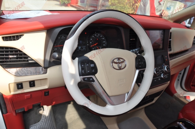 丰田塞纳柚木色耐磨地板,丰田塞纳航空座椅星空顶木地板