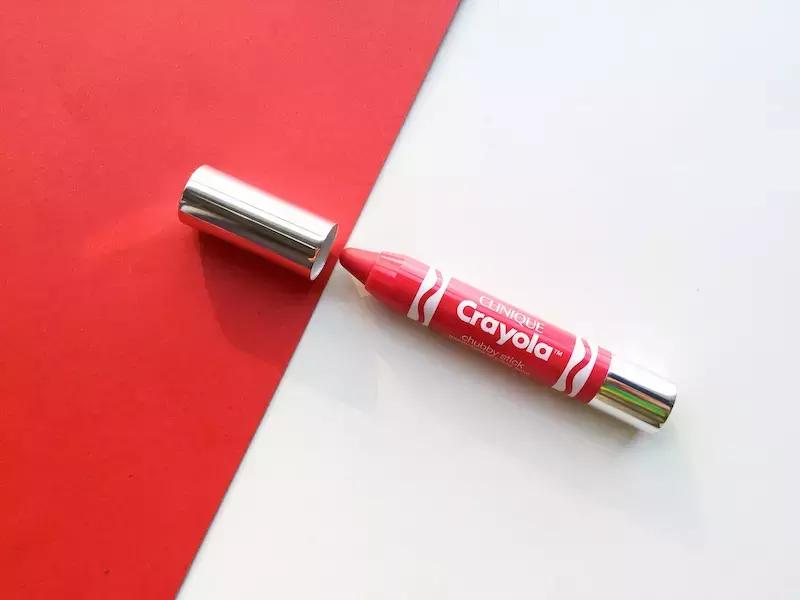 是的，画笔公司真的推出了一款蜡笔唇膏