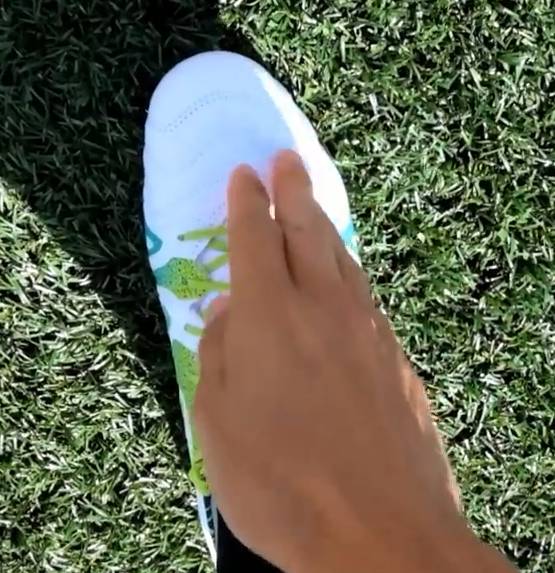 足球盘带速度慢怎么办,足球控球和盘带的区别