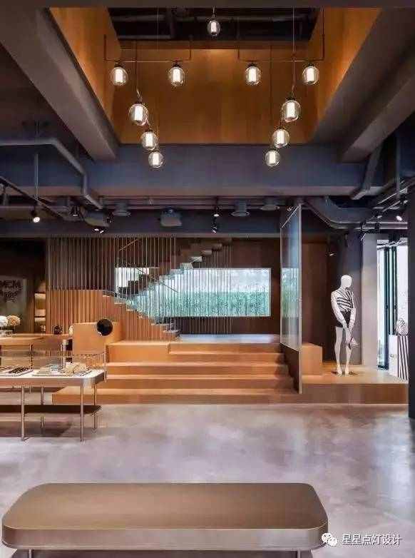 mcm旗舰店购物袋,mcm官方旗舰店包装怎么样