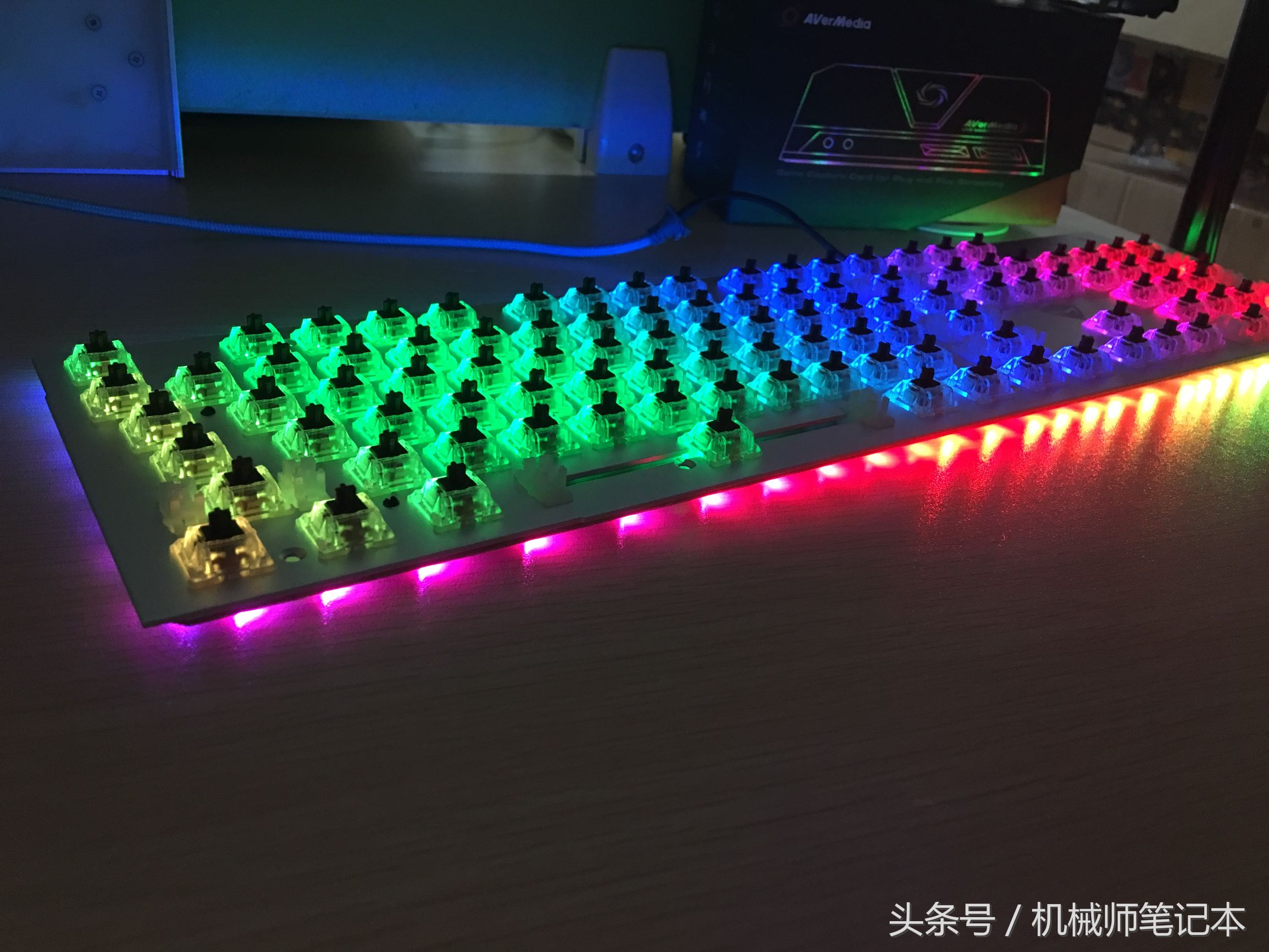 机械键盘白光版测评,cherry机械键盘推荐