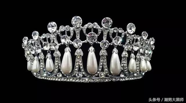 珍珠寓意美丽和纯洁,珍珠象征纯洁高贵