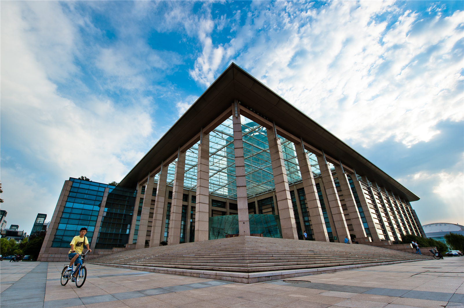 浙大校长吴朝晖演讲,2019浙江大学校长寄语