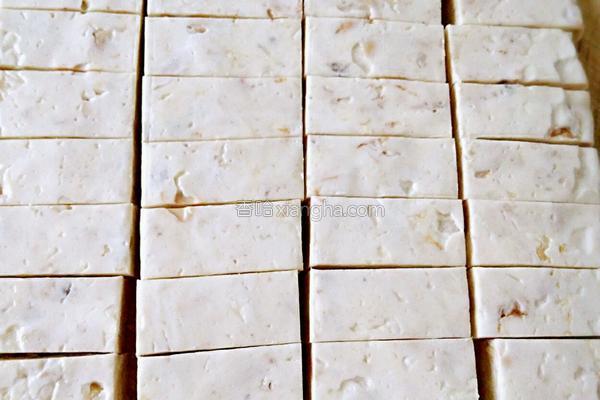 做牛轧糖的重点方法和技巧,简单又好吃的牛轧糖你做过吗