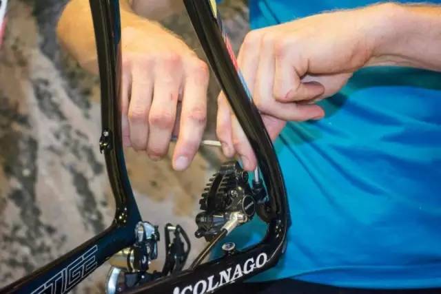 山地自行车刹车异响怎么回事,自行车碟刹刹车时发出尖叫声