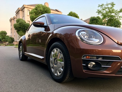 新到17年大众甲壳虫,14年大众甲壳虫白色驾驶感受