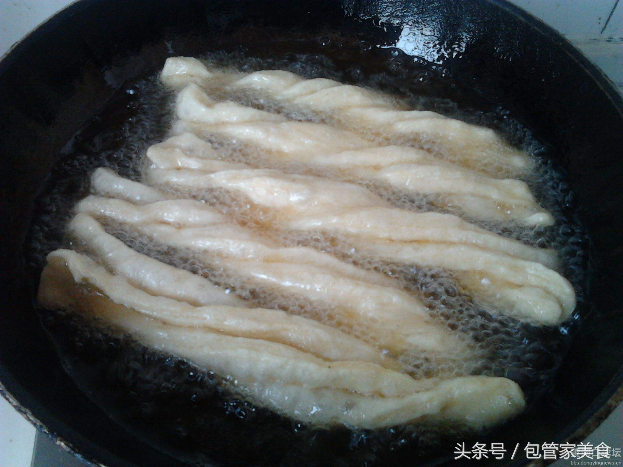 矾碱油条30年老配方详细教学视频,一碱二盐三矾老式油条配方比例