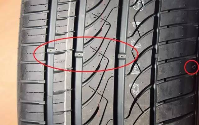 刚跑2万公里的轮胎就裂了，这还能接着用吗？