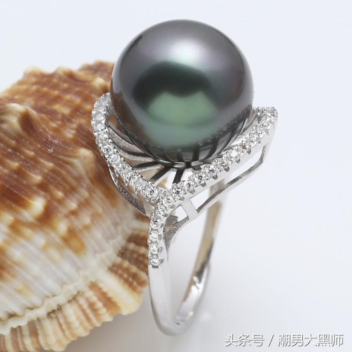 珍珠寓意美丽和纯洁,珍珠象征纯洁高贵