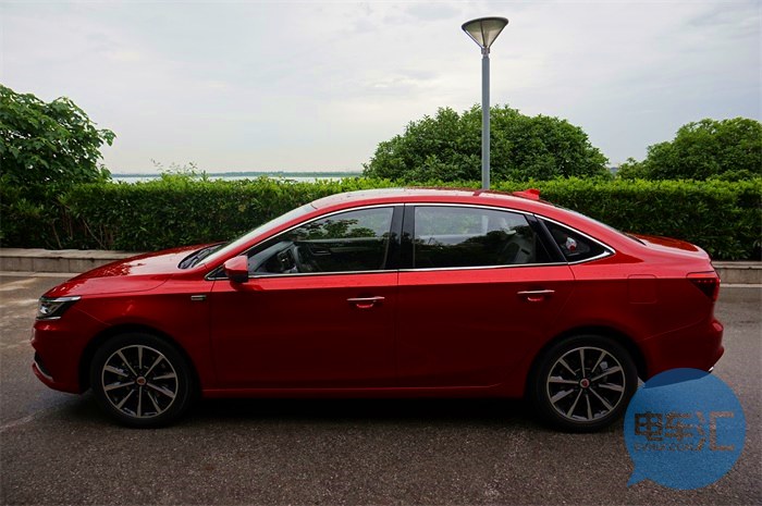 荣威ei6maxev试驾,荣威ei6max试驾