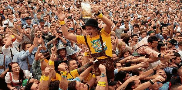 德国人为什么爱喝啤酒,德国人喝啤酒喜欢喝什么样的