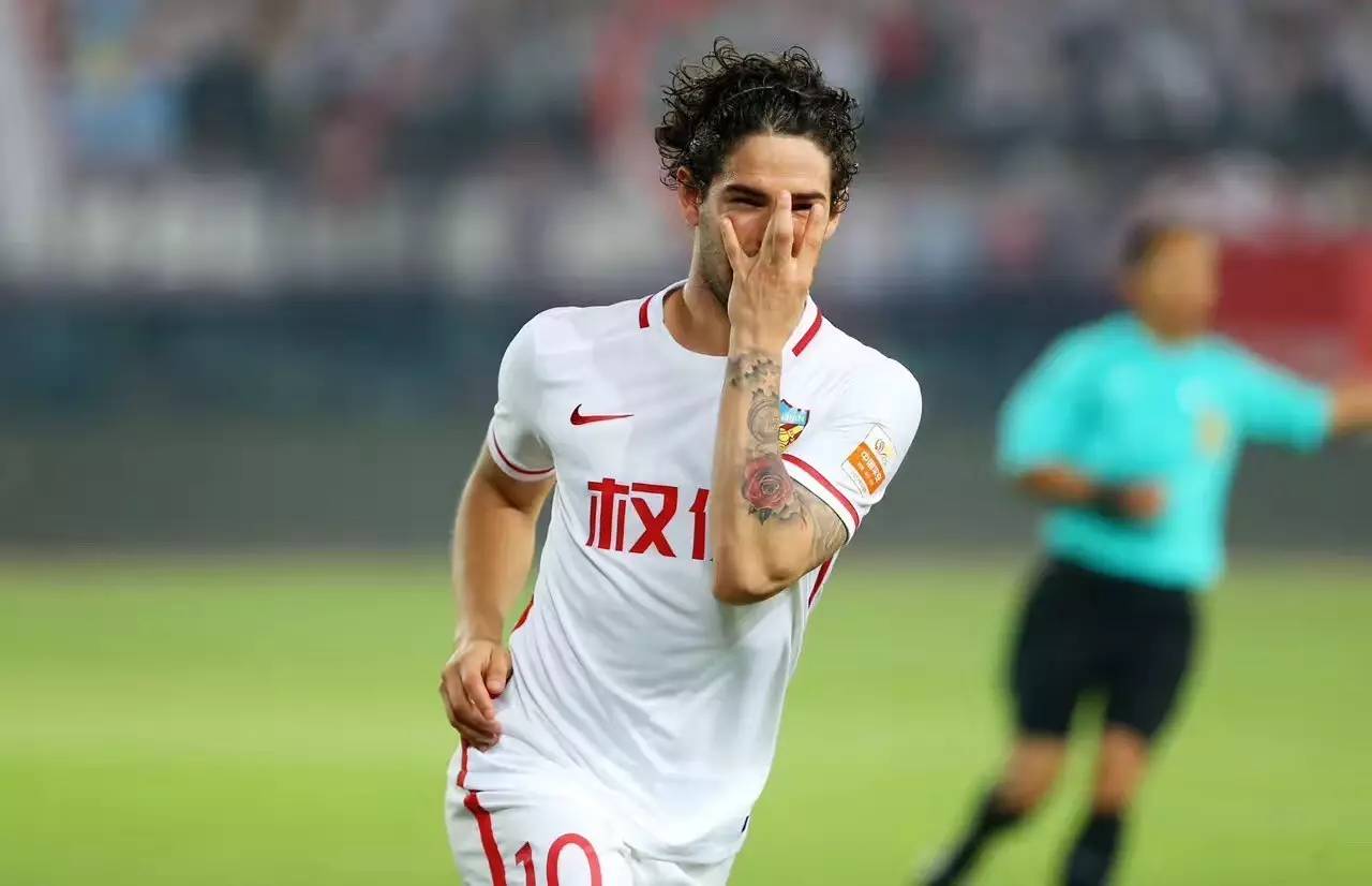 原创|3比0的津门德比未完待续!赛后帕帅忙道歉,卡帅怼新政!