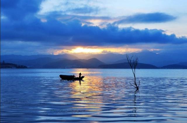 刘诗诗婚礼林依晨,刘诗诗吴奇隆度蜜月