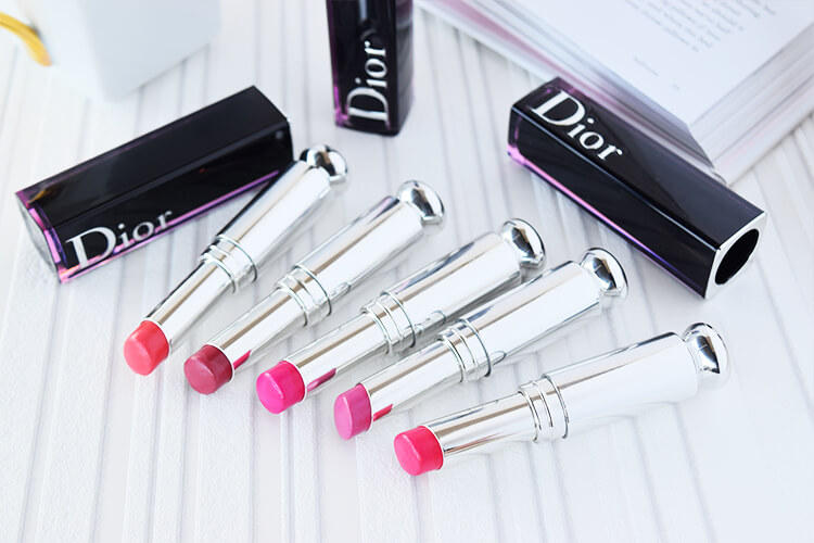 dior的迪奥魅惑釉唇膏 (dior魅惑釉唇膏怎么用)
