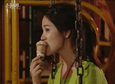 把《权利的游戏》拉下神坛的，还有这部韩版的枪炮与玫瑰...