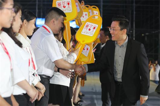 洛阳万茗堂上班怎么样,洛阳应届毕业生求职