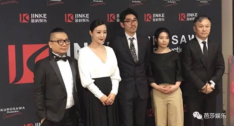 影后JulianMoore没有大牌架子，帅气的李宇春居然有点儿萌！「八九不离时髦」