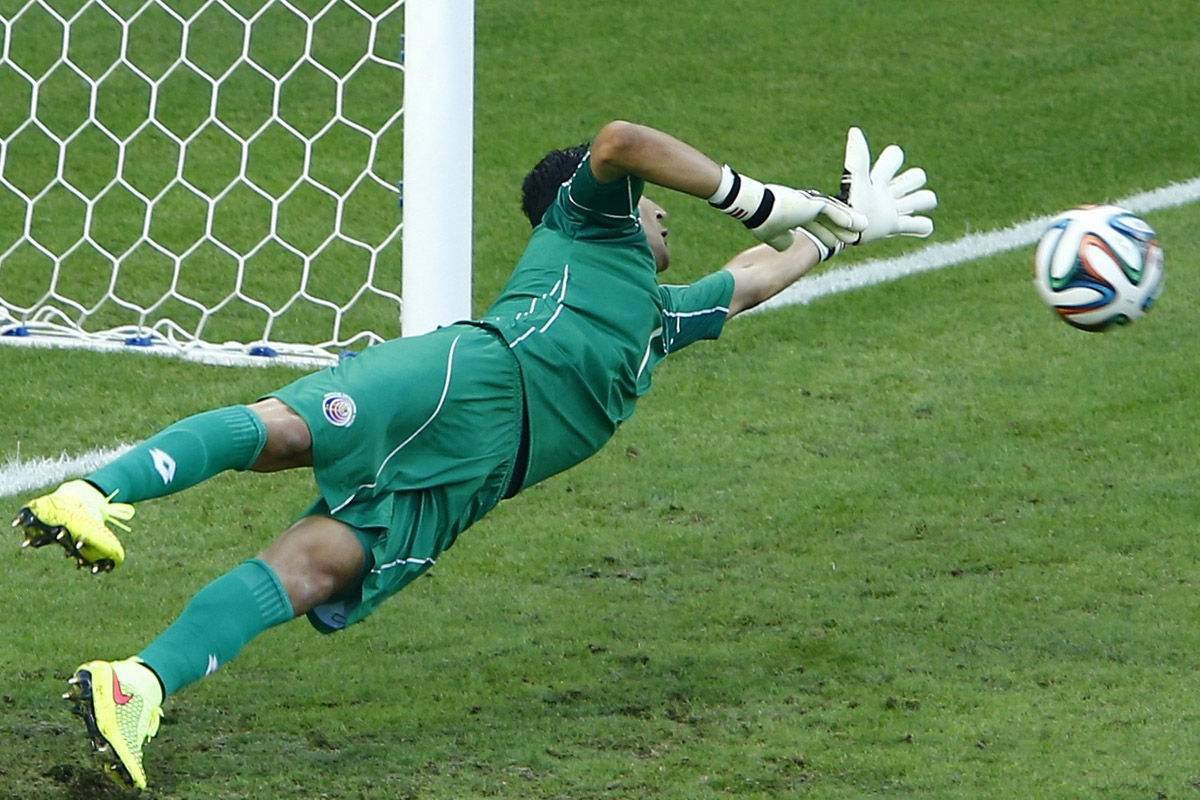 门神诺伊尔生涯五大扑救,盘点那些门神诺伊尔的经典瞬间