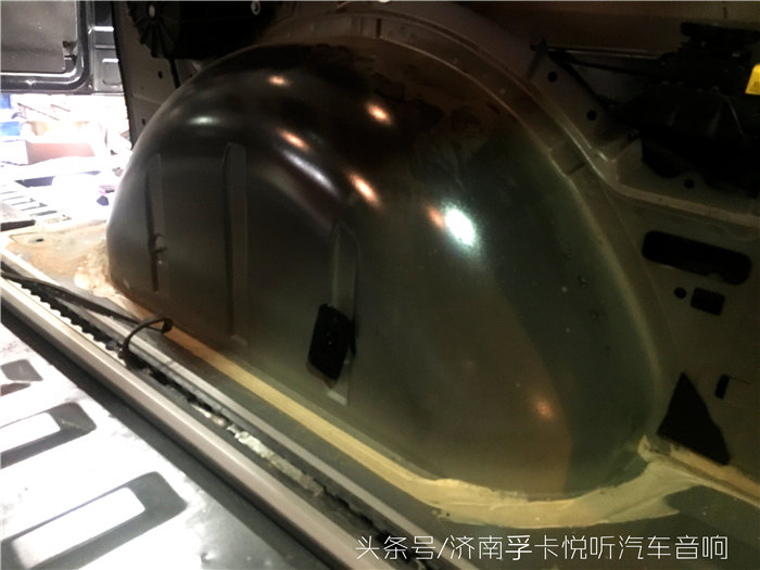 奔驰唯雅诺商务车座椅改装,奔驰移动总裁办公室