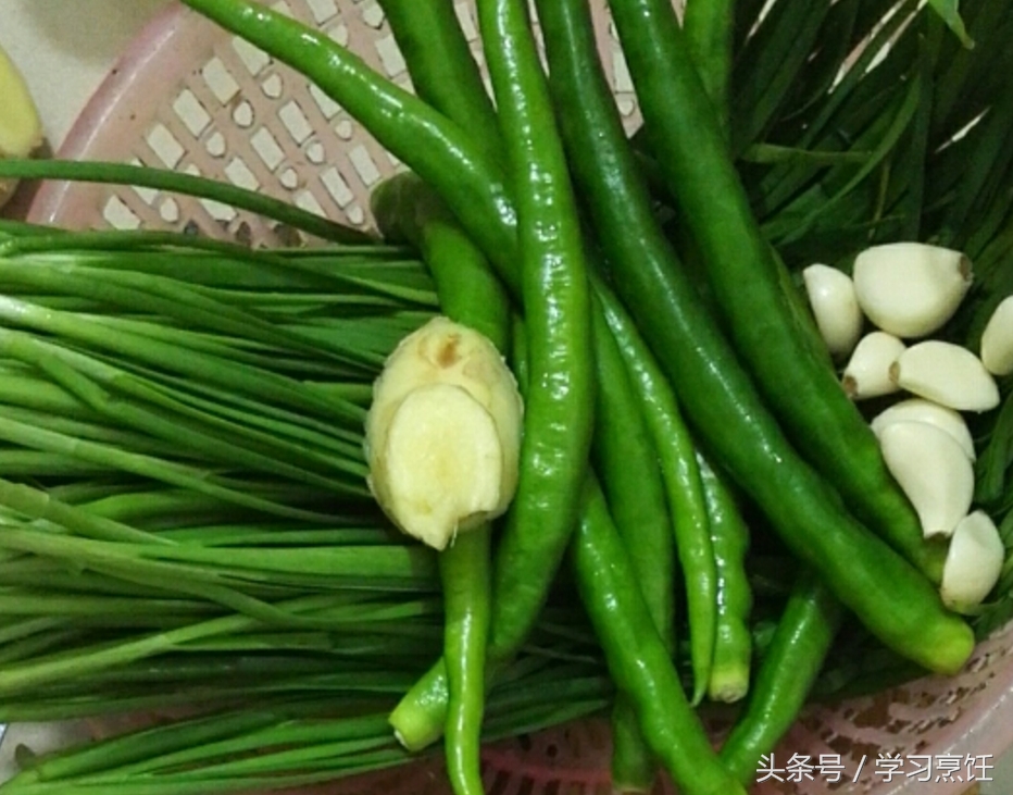 油炸小河虾炒韭菜的做法大全家常,小河虾炒韭菜鸡蛋的做法大全家常