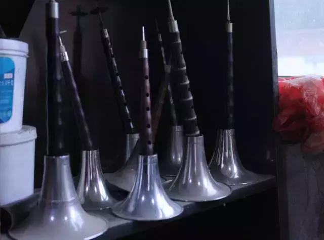 他在聊城这个不足十平米的小店里,坚守自己梦想京剧梦想