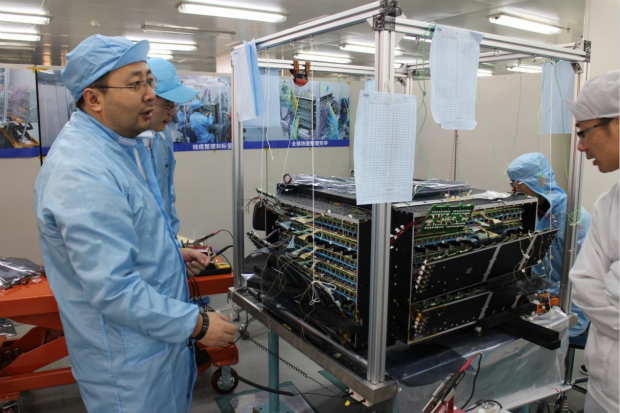 伽马射线是怎么击中星球的,伽马射线暴能毁灭恒星吗