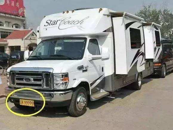 周星驰中国版的卓别林,周星驰与卓别林