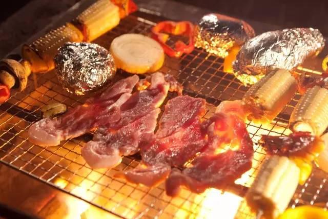 端午节小聚烧烤,周末一顿小烧烤生活就是爽歪歪