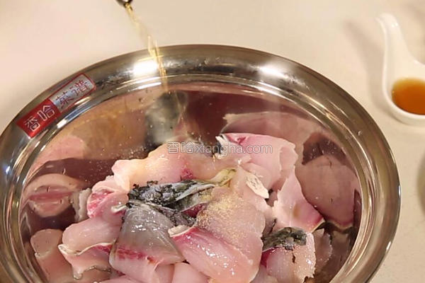 鱼肉怎么做才能不咸又好吃,鱼肉怎么做不腥又嫩