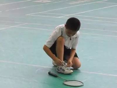 脚板磨出水泡还能继续打球吗,打球磨出水泡怎样处理