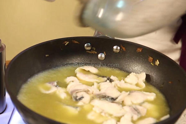 鱼肉怎么做才能不咸又好吃,鱼肉怎么做不腥又嫩