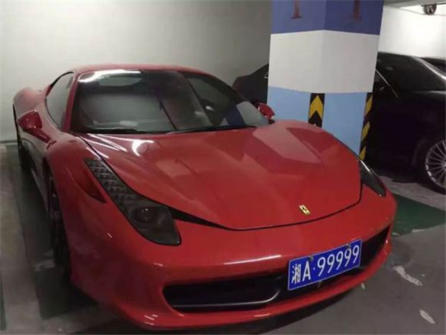 华中地区最大的几块车牌，都挂在豪车上，九五至尊就是牛！