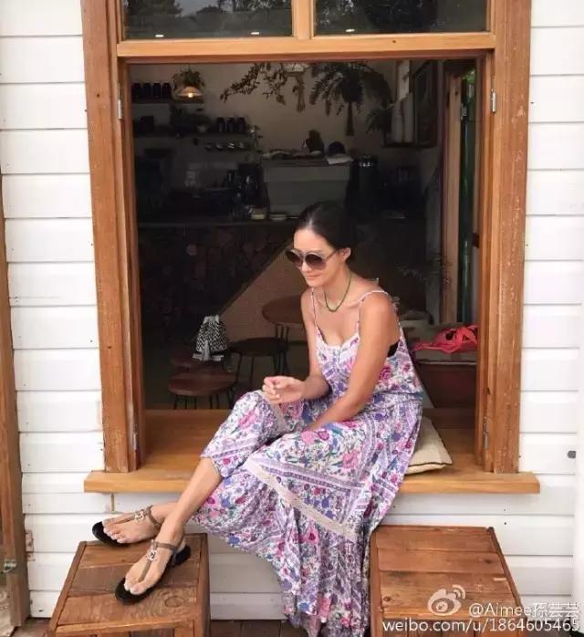 她生来就是公主，如今的第一名媛连小S都嫉妒，真正的人生赢家！